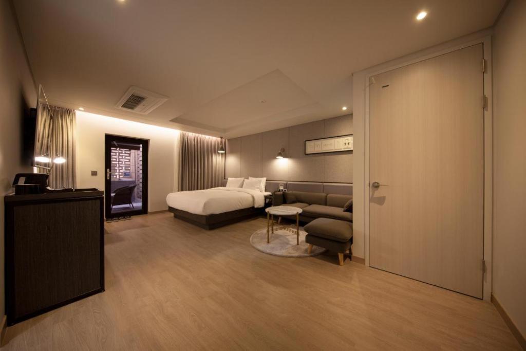 Hound Hotel Yeonsan Busan Dış mekan fotoğraf